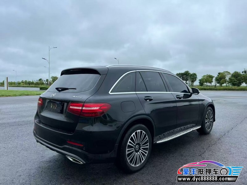 18年奔驰GLC轿车抵押车出售