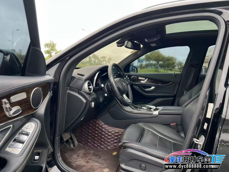 18年奔驰GLC轿车抵押车出售