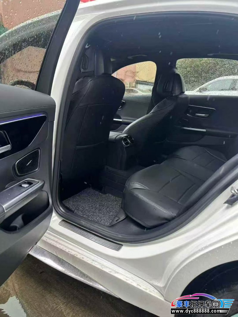 24年奔驰C轿车抵押车出售