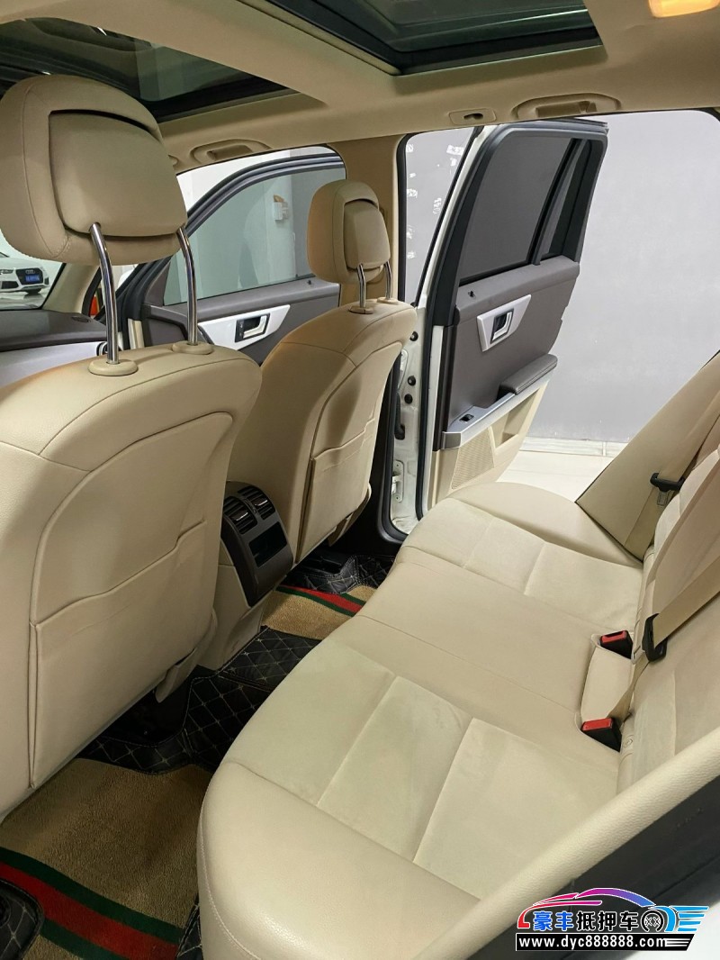 15年奔驰GLK轿车抵押车出售