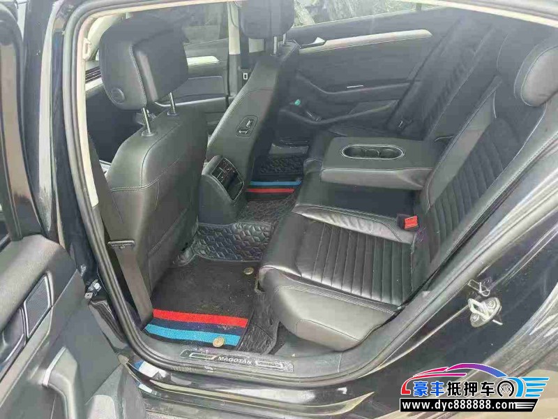 17年大众迈腾轿车抵押车出售