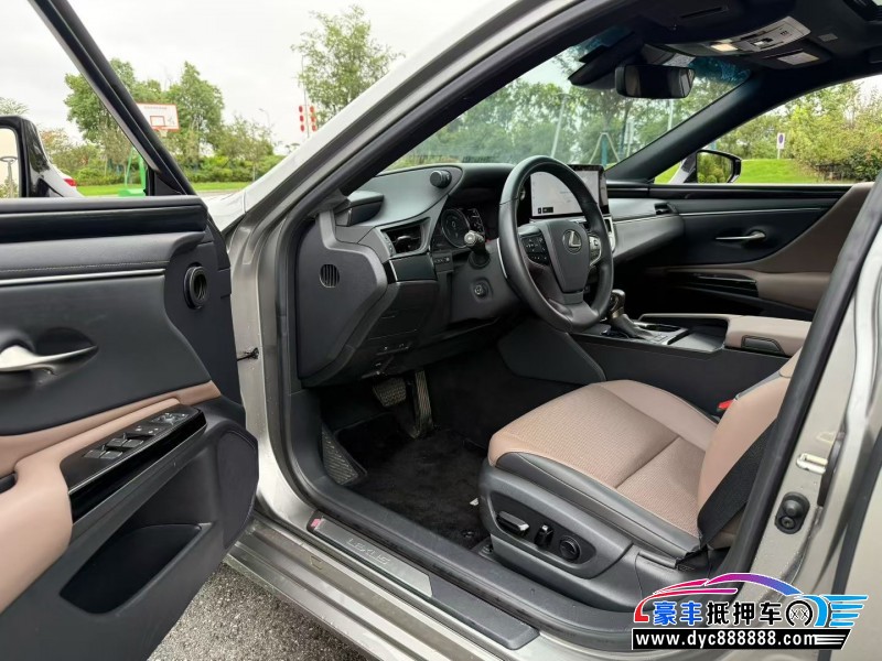 24年雷克萨斯ES轿车抵押车出售