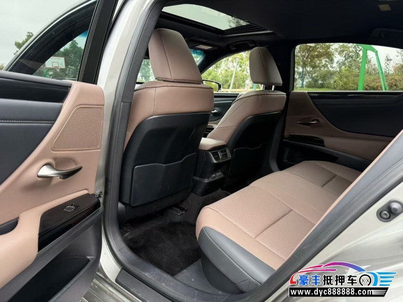 24年雷克萨斯ES轿车抵押车出售