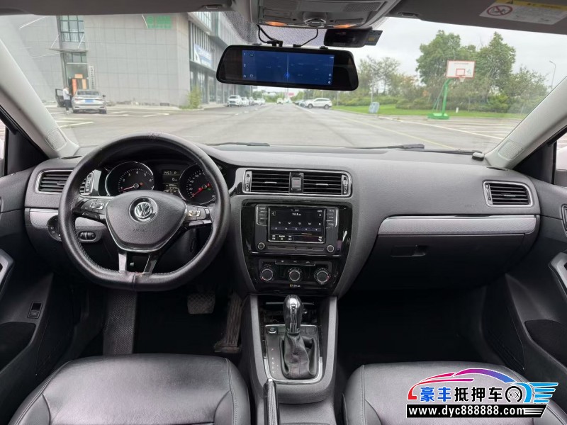 16年大众速腾轿车抵押车出售