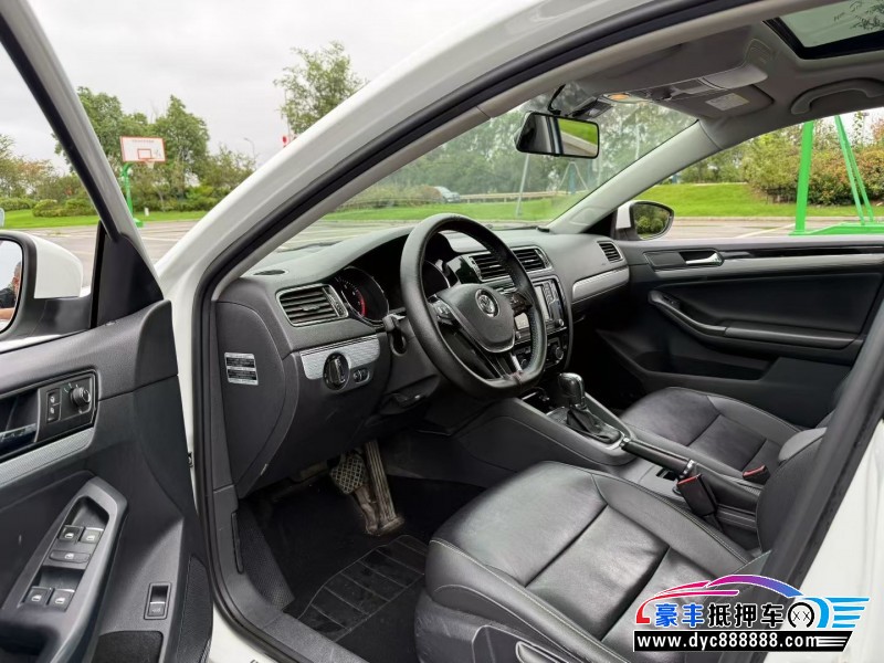 16年大众速腾轿车抵押车出售