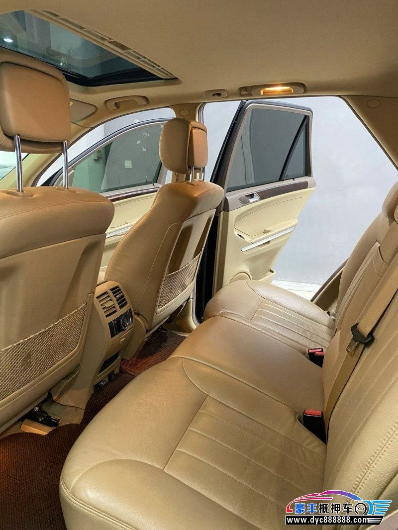 06年奔驰ML轿车抵押车出售