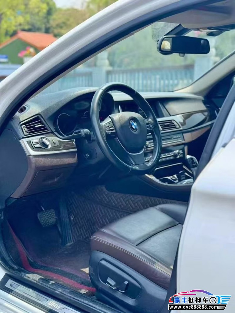 17年宝马5系轿车抵押车出售