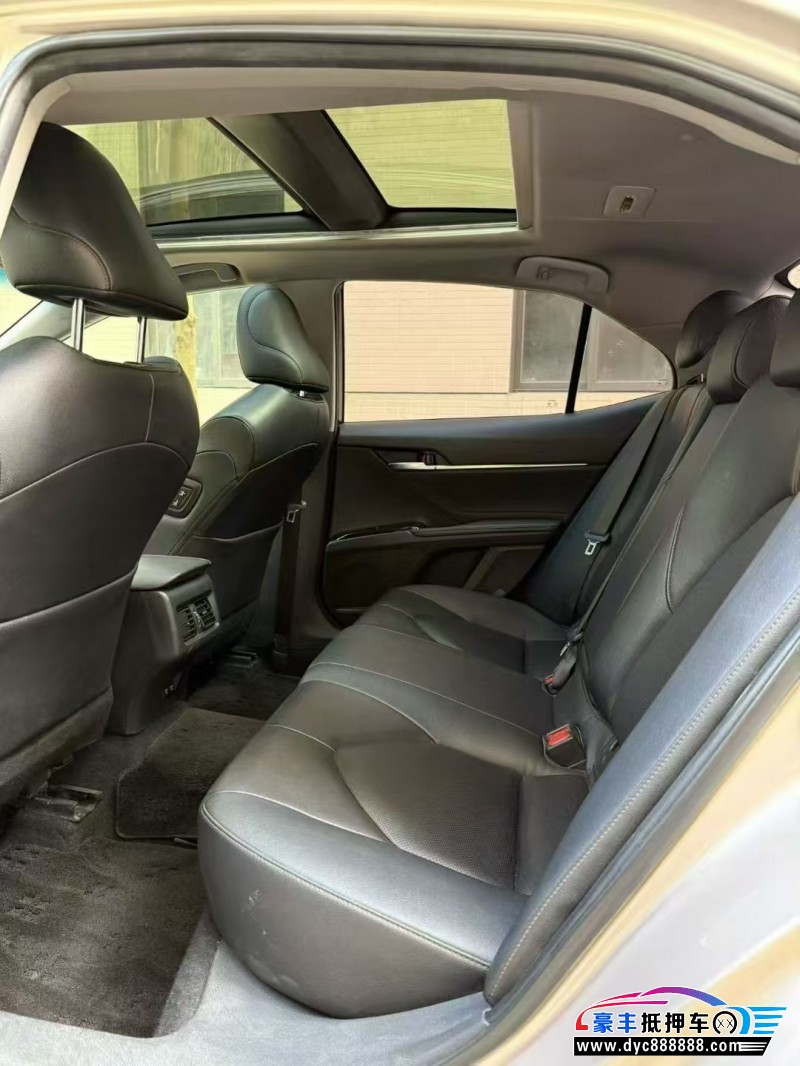 20年丰田凯美瑞轿车抵押车出售