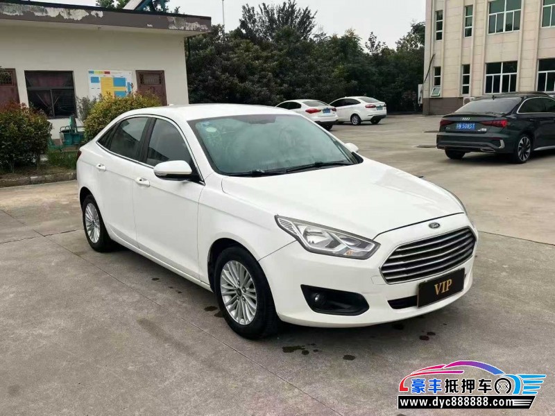 17年福特福睿斯轿车抵押车出售