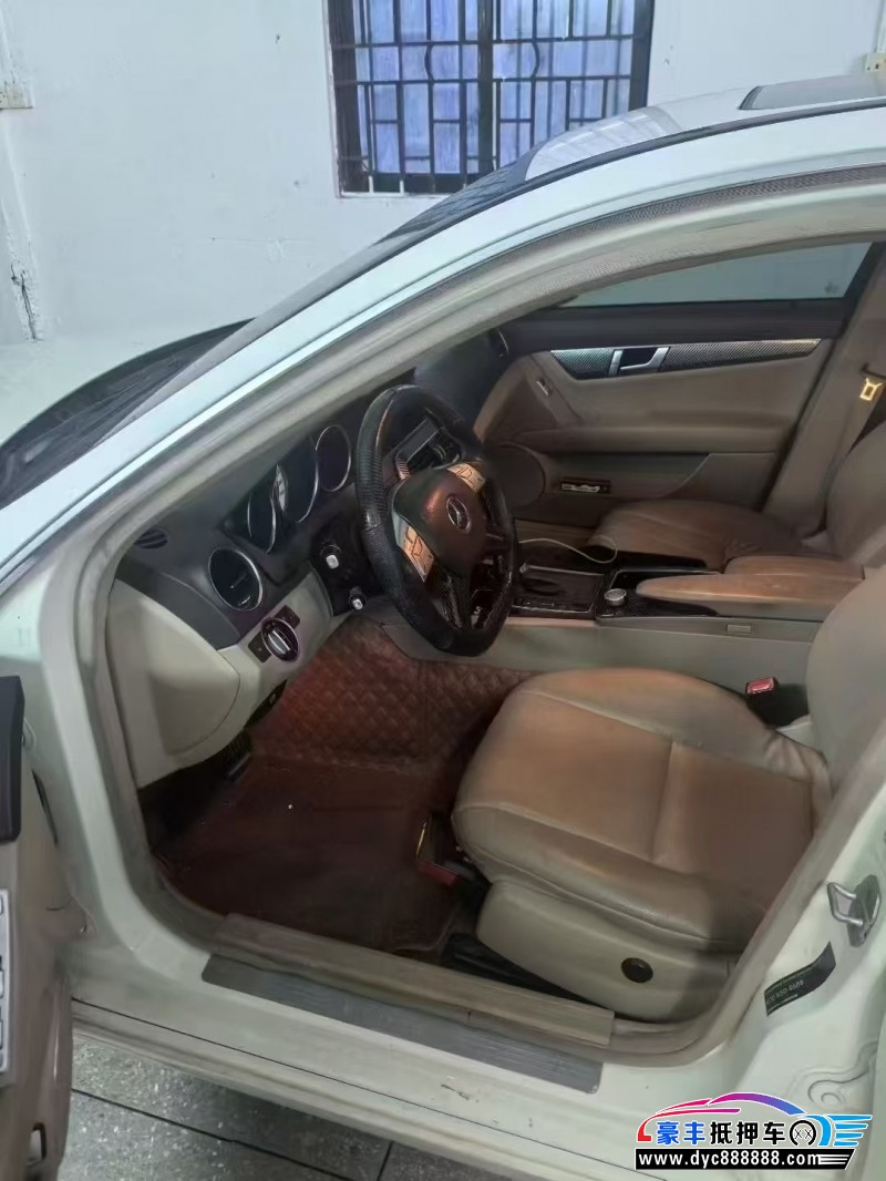 12年奔驰C轿车抵押车出售