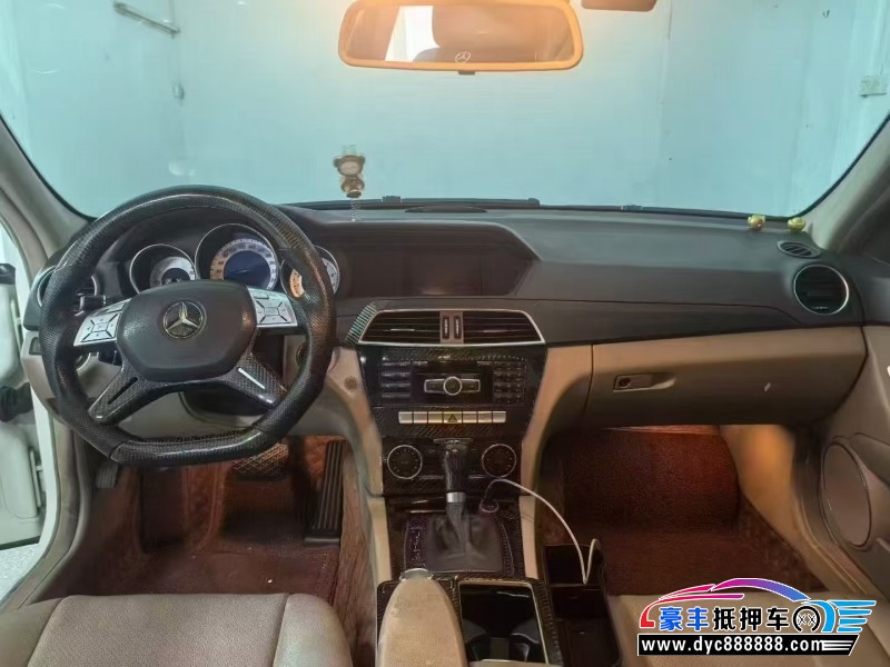 12年奔驰C轿车抵押车出售