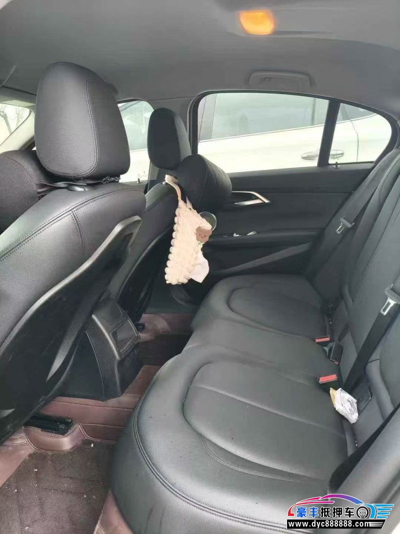 23年宝马1系轿车抵押车出售