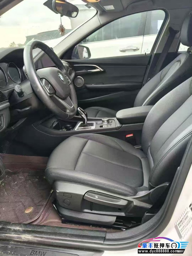 23年宝马1系轿车抵押车出售