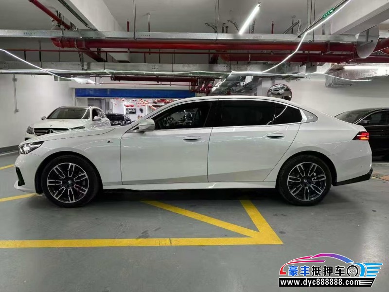 24年宝马5系轿车抵押车出售