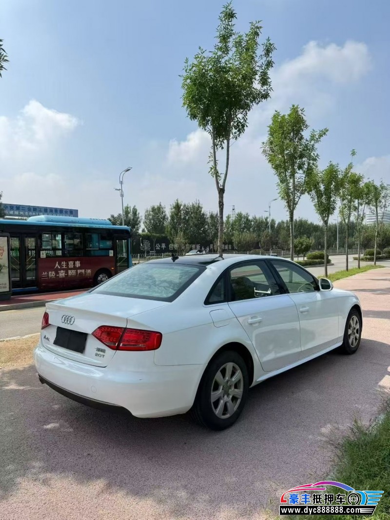 13年奥迪A4轿车抵押车出售