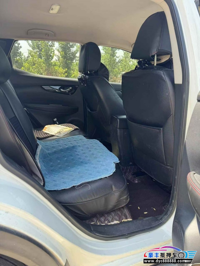 17年日产逍客轿车抵押车出售