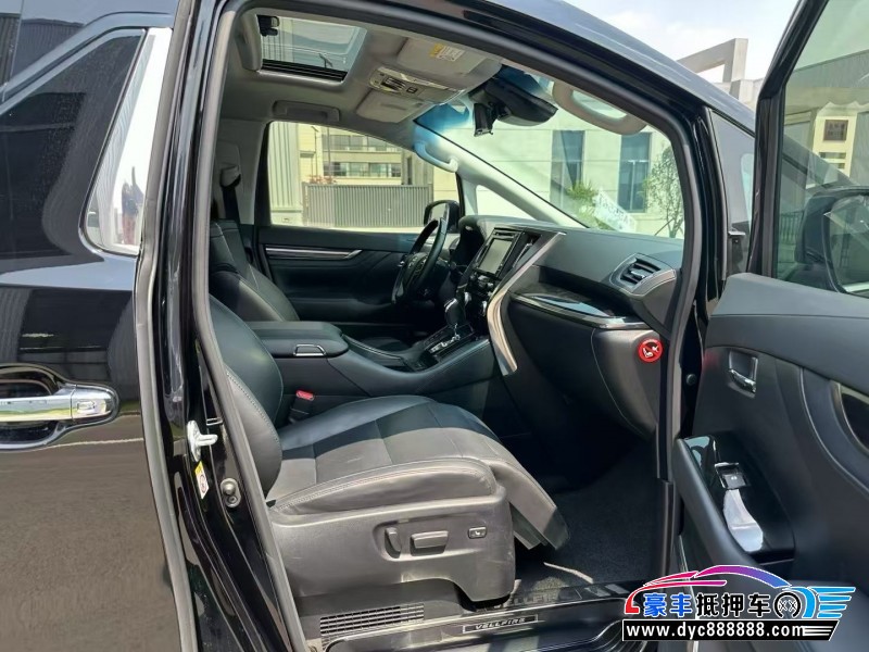 20年丰田威尔法轿车抵押车出售