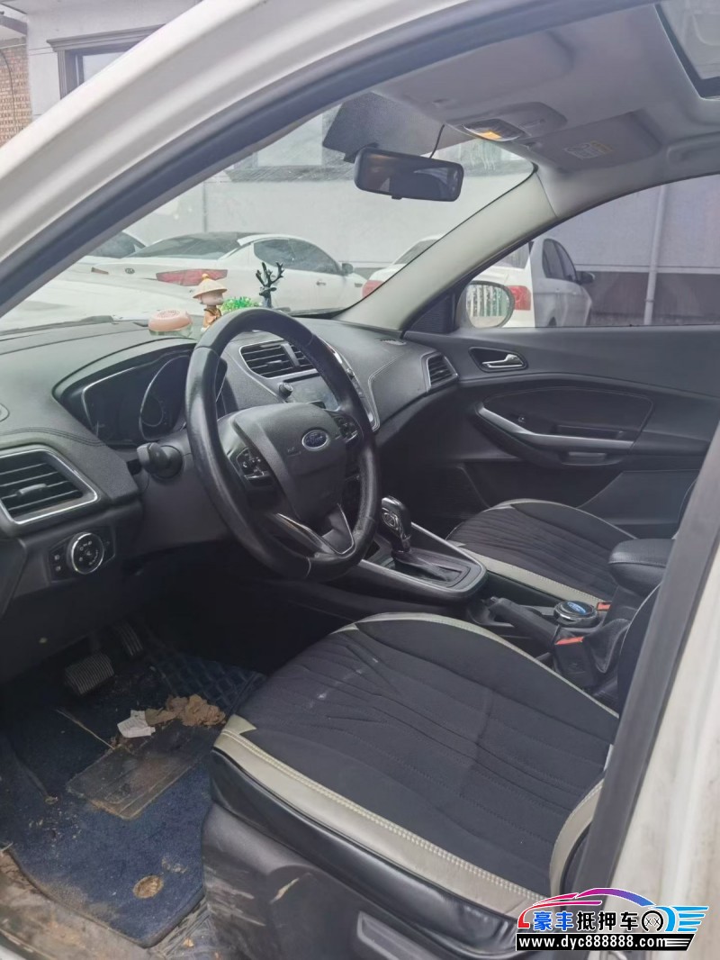 20年福特福睿斯轿车抵押车出售