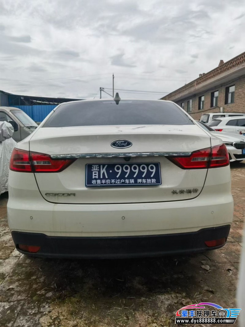 20年福特福睿斯轿车抵押车出售