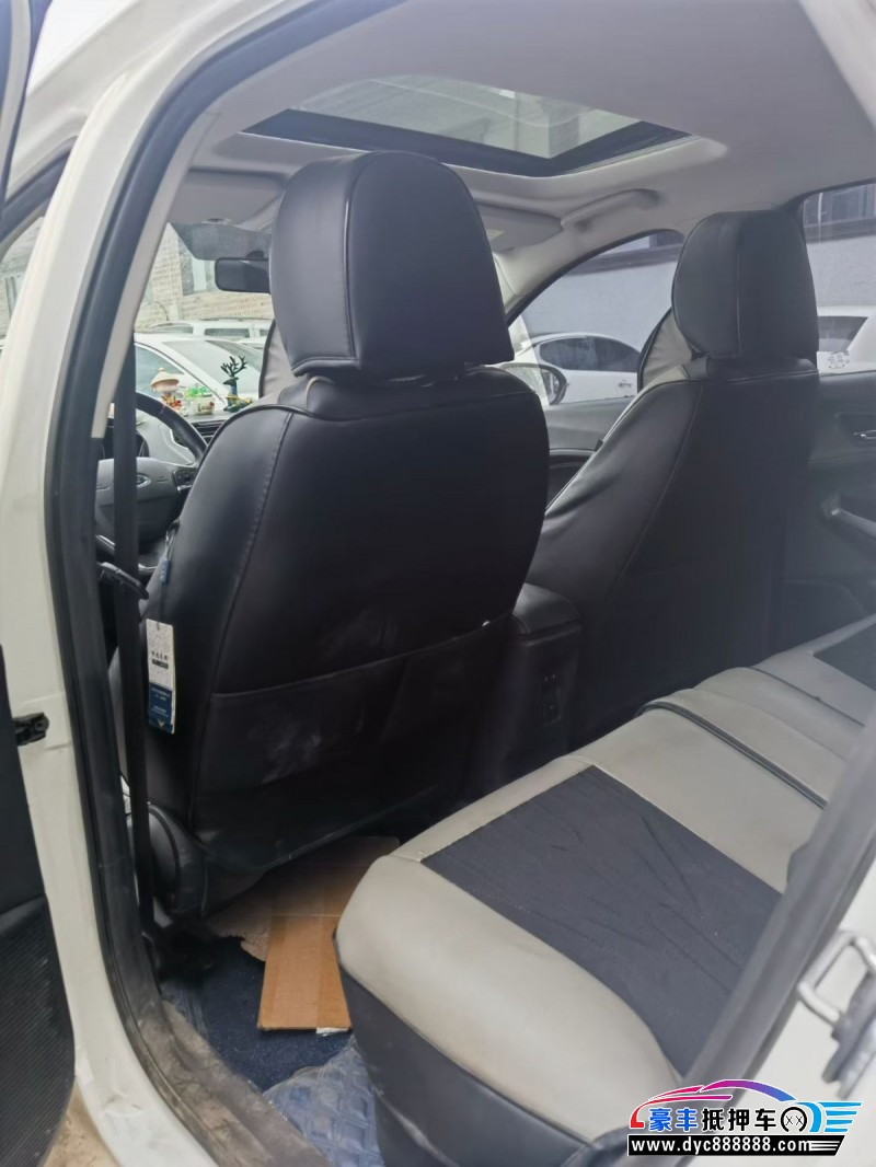 20年福特福睿斯轿车抵押车出售