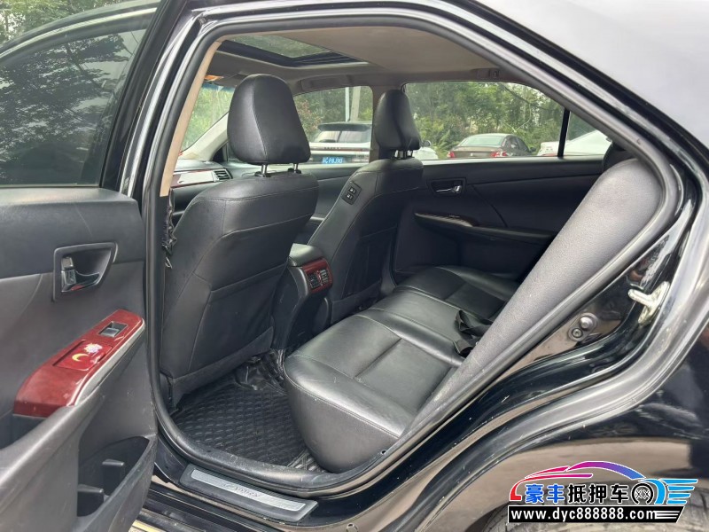 14年丰田凯美瑞轿车抵押车出售