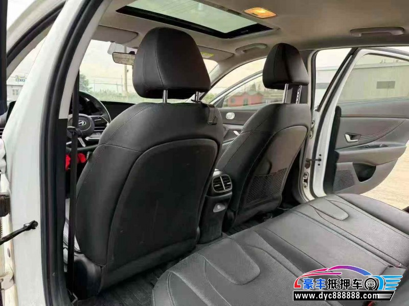 22年现代伊兰特轿车抵押车出售