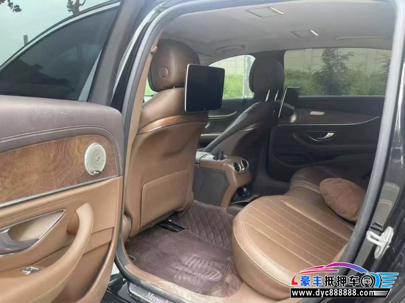 18年奔驰E轿车抵押车出售