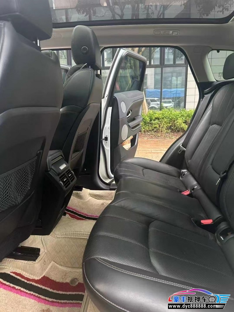 17年路虎揽胜极光轿车抵押车出售