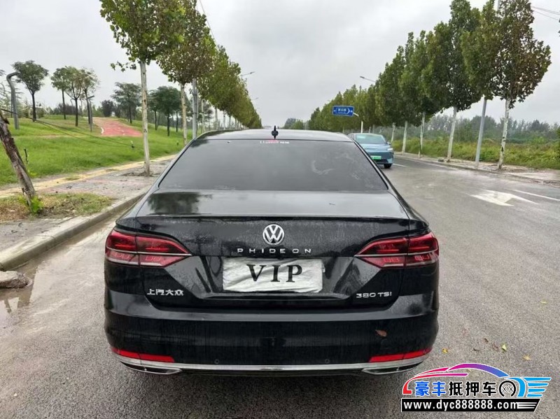 16年大众辉昂轿车抵押车出售