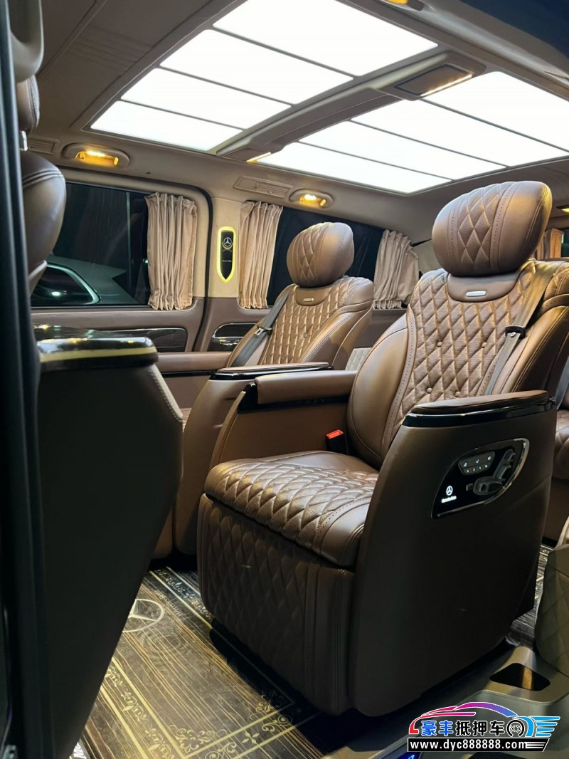 21年奔驰V轿车抵押车出售