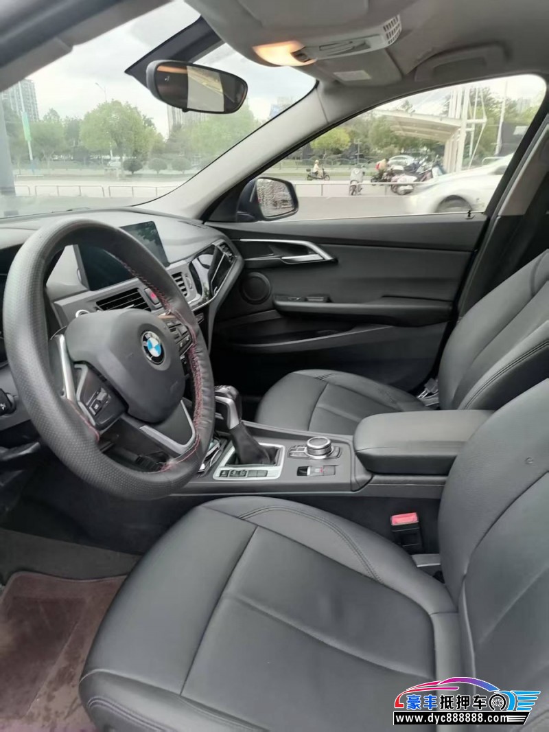 19年宝马1系轿车抵押车出售