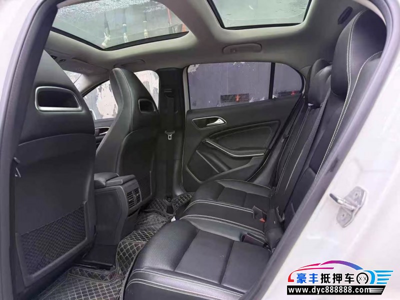 19年奔驰GLA轿车抵押车出售