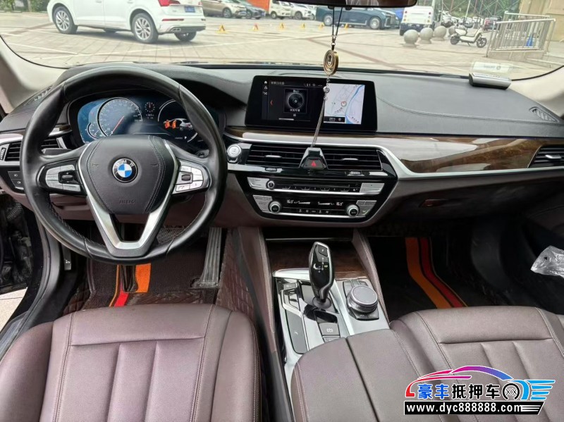 18年宝马5系轿车抵押车出售