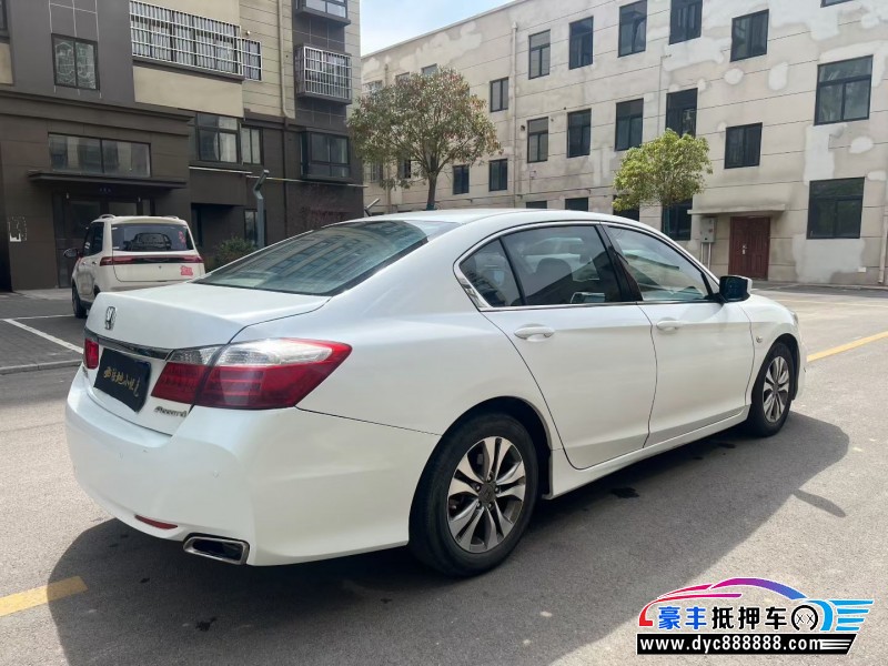 14年本田雅阁轿车抵押车出售