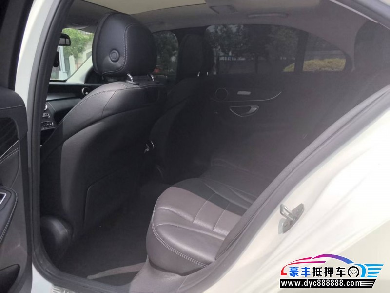 18年奔驰C轿车抵押车出售