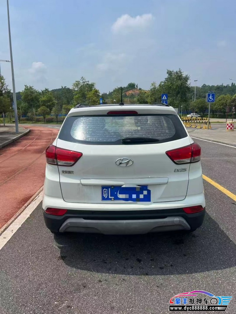 18年现代ix25轿车抵押车出售