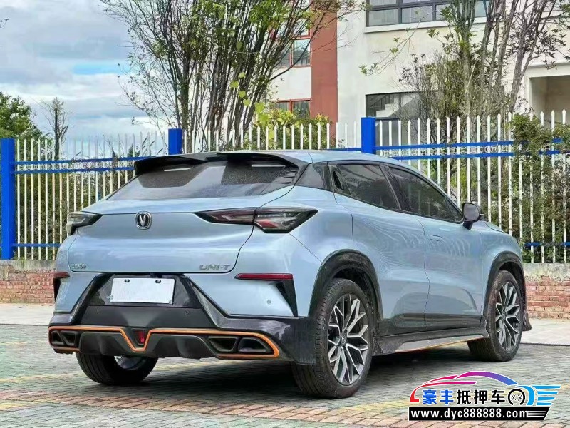 22年长安长安UNI轿车抵押车出售