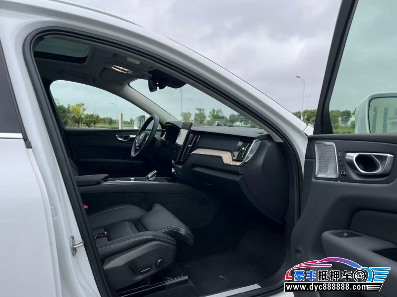 25年沃尔沃XC60轿车抵押车出售