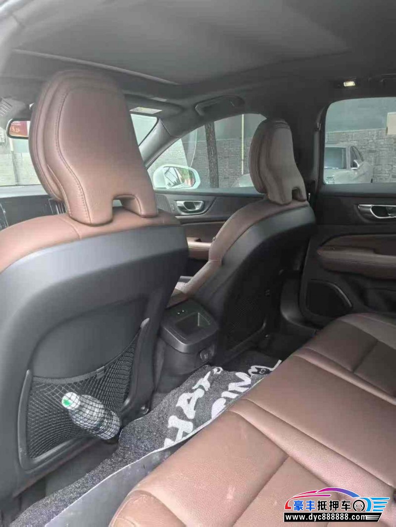 25年沃尔沃S60轿车抵押车出售