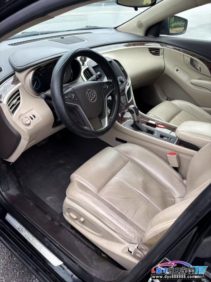 15年别克君越轿车抵押车出售