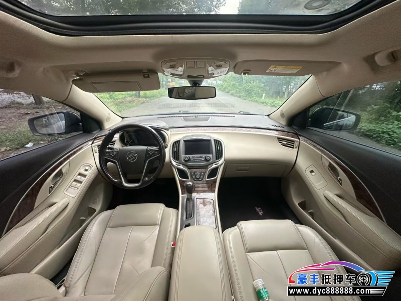 15年别克君越轿车抵押车出售