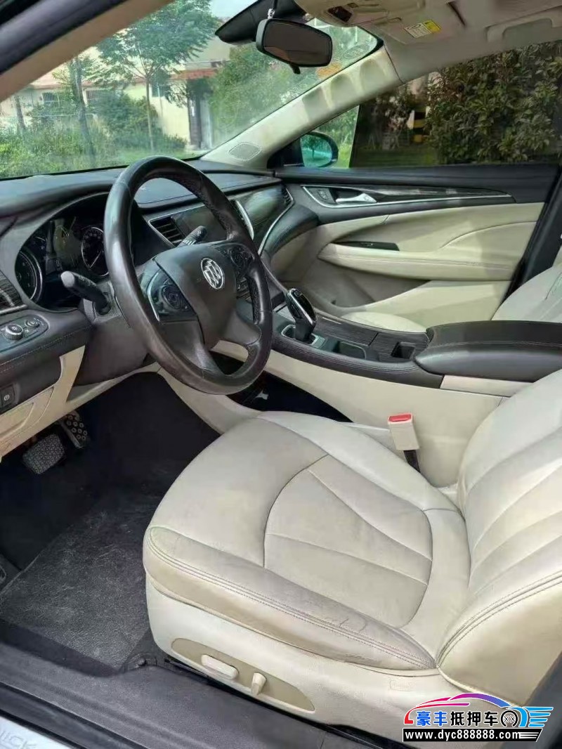 18年别克君越轿车抵押车出售