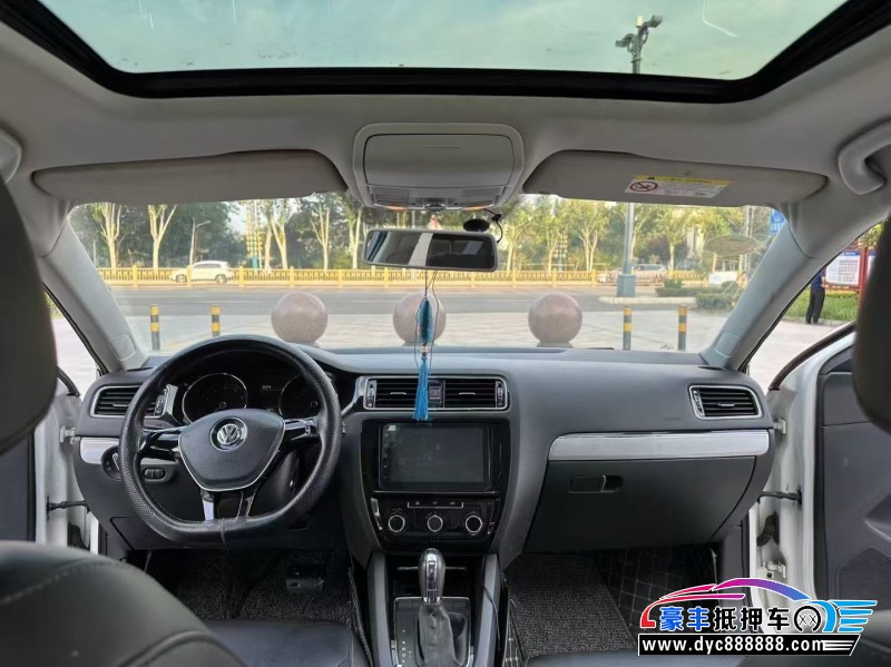 16年大众速腾轿车抵押车出售