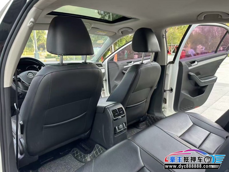 16年大众速腾轿车抵押车出售