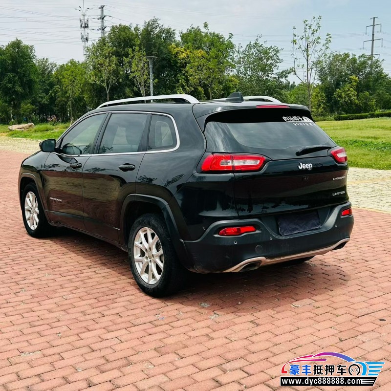 17年Jeep自由光轿车抵押车出售