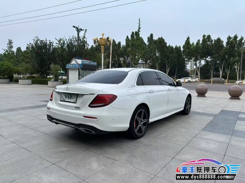 17年奔驰E轿车抵押车出售