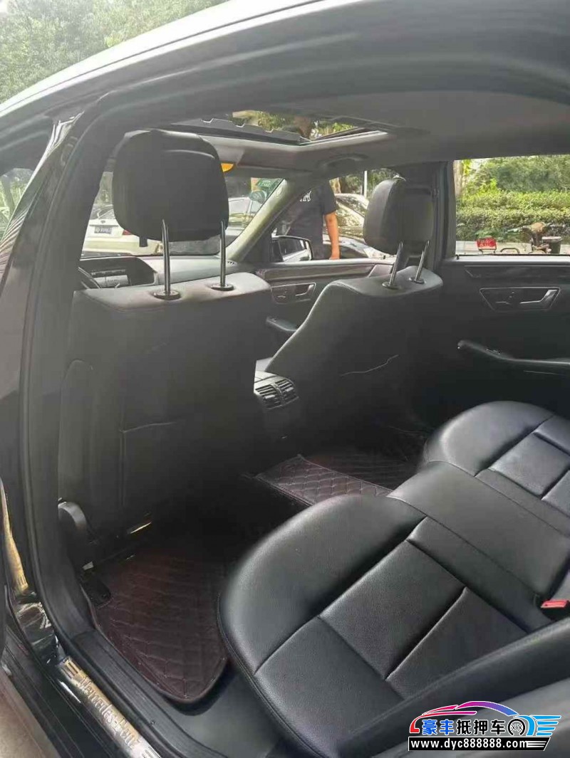 13年奔驰E轿车抵押车出售