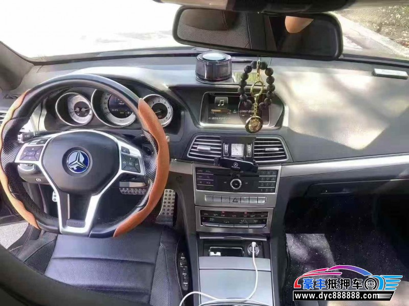 16年奔驰E轿车抵押车出售
