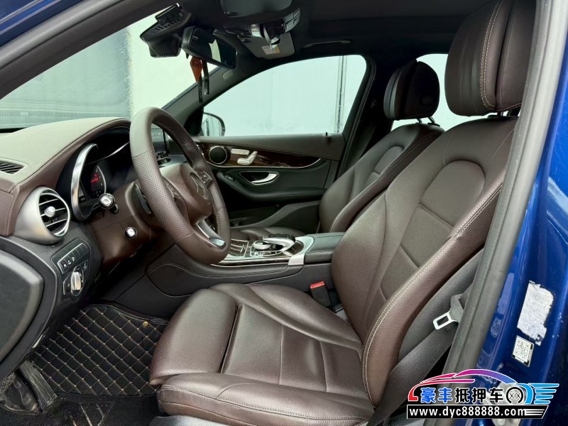 18年奔驰GLC轿车抵押车出售