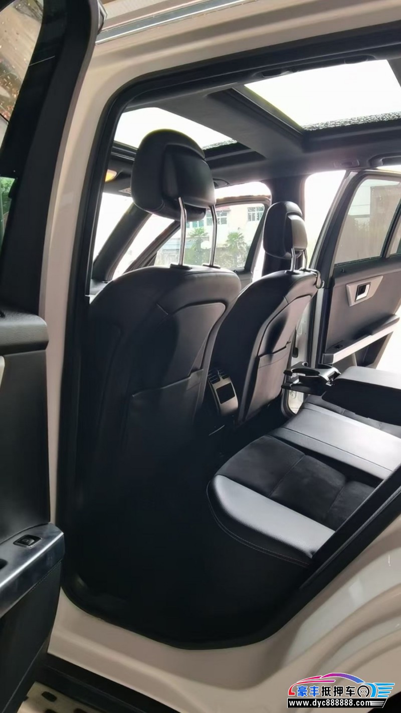 16年奔驰GLK轿车抵押车出售